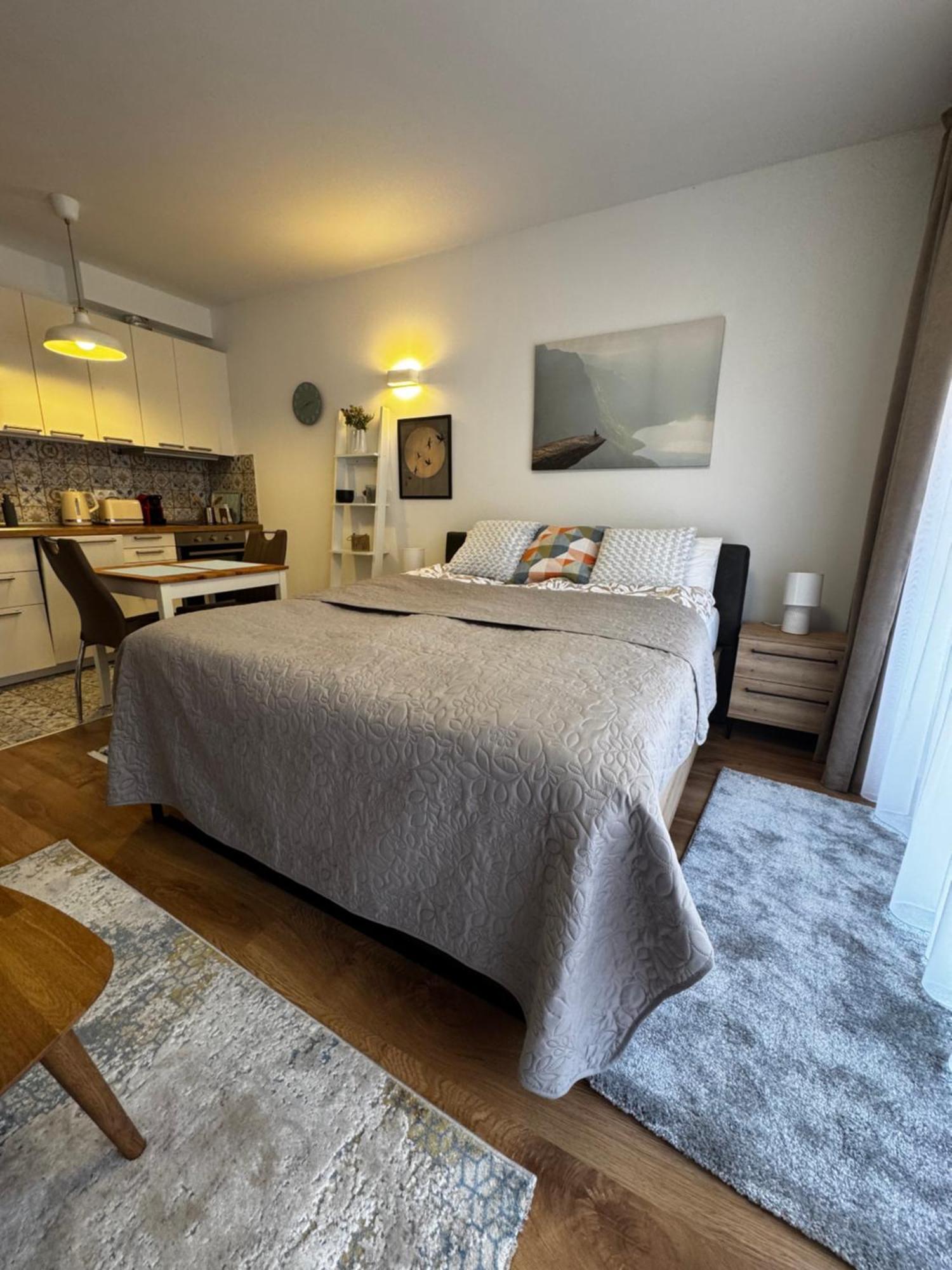Vivid With Balcony With Free Private Parking Boedapest