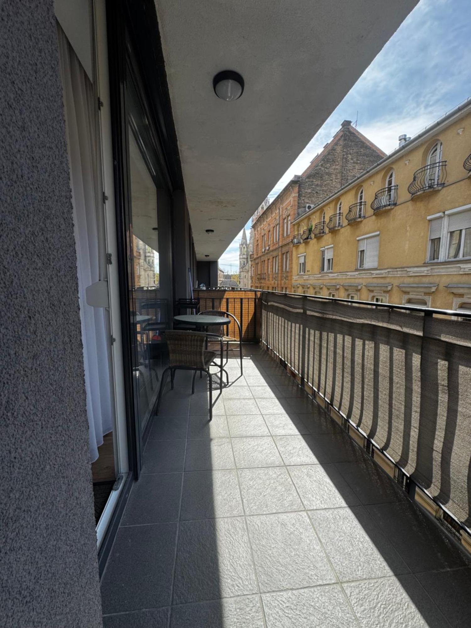 Vivid With Balcony With Free Private Parking * Boedapest