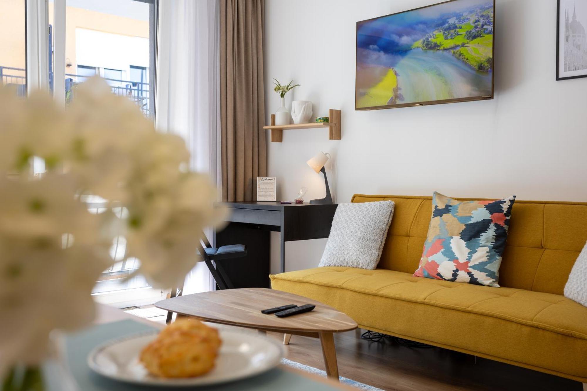Vivid With Balcony With Free Private Parking Boedapest