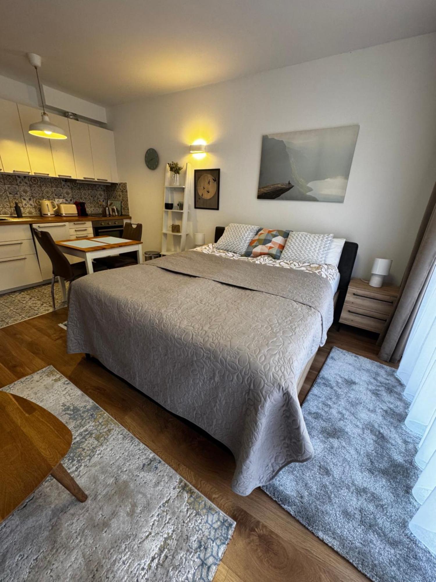 Apartmán Vivid With Balcony With Free Private Parking