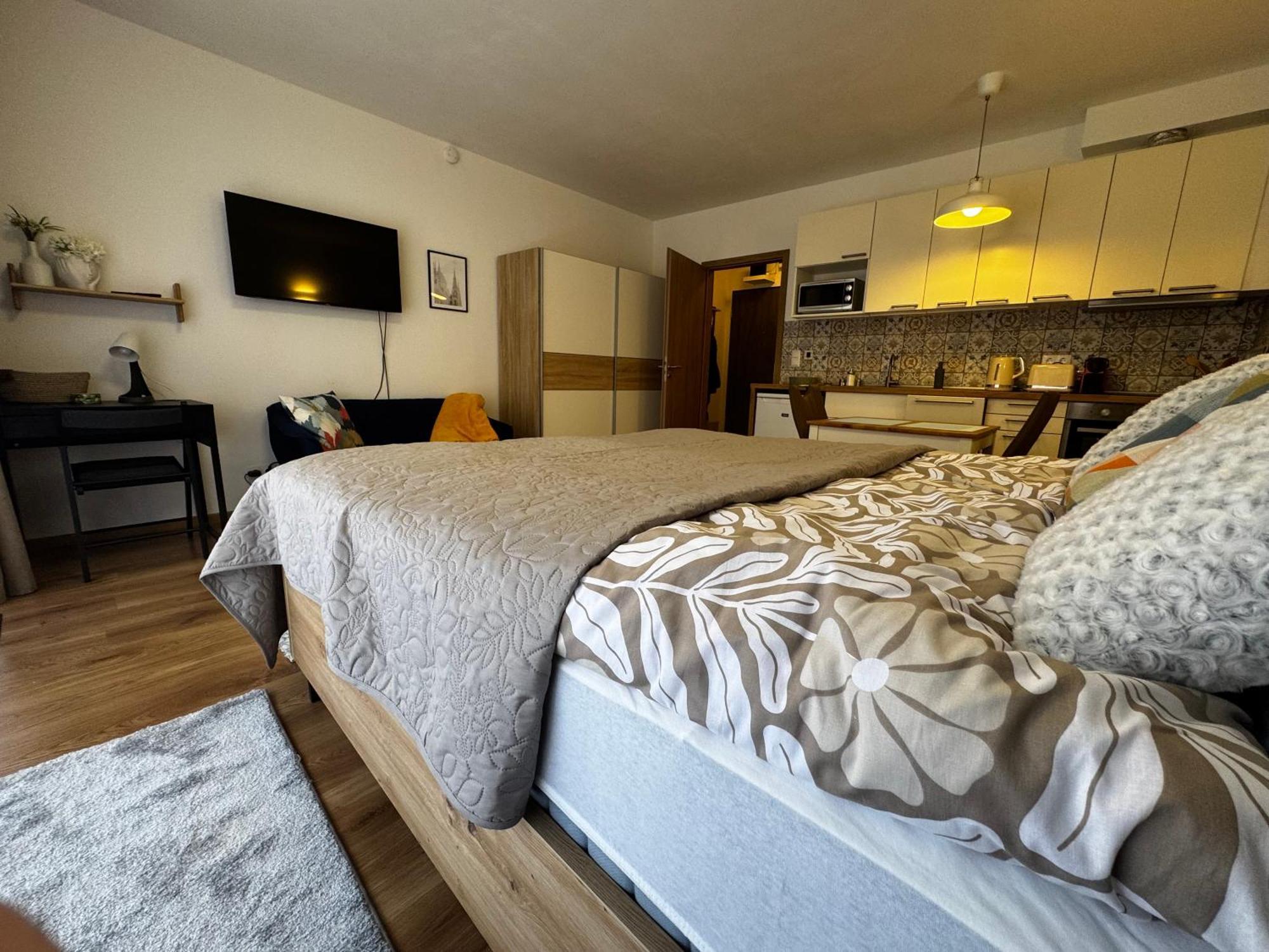 Apartmán Vivid With Balcony With Free Private Parking