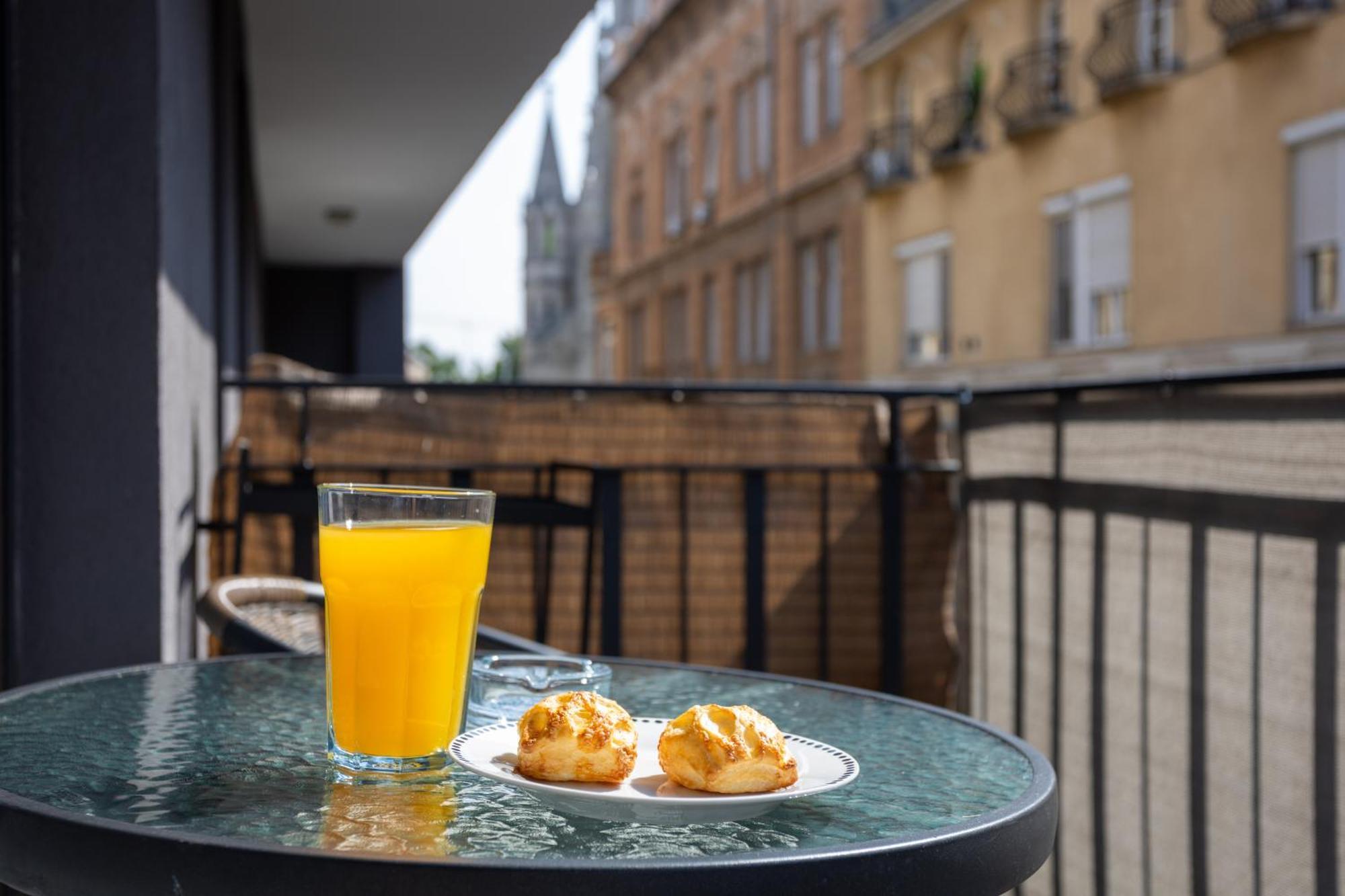 Vivid With Balcony With Free Private Parking Apartmán Budapest